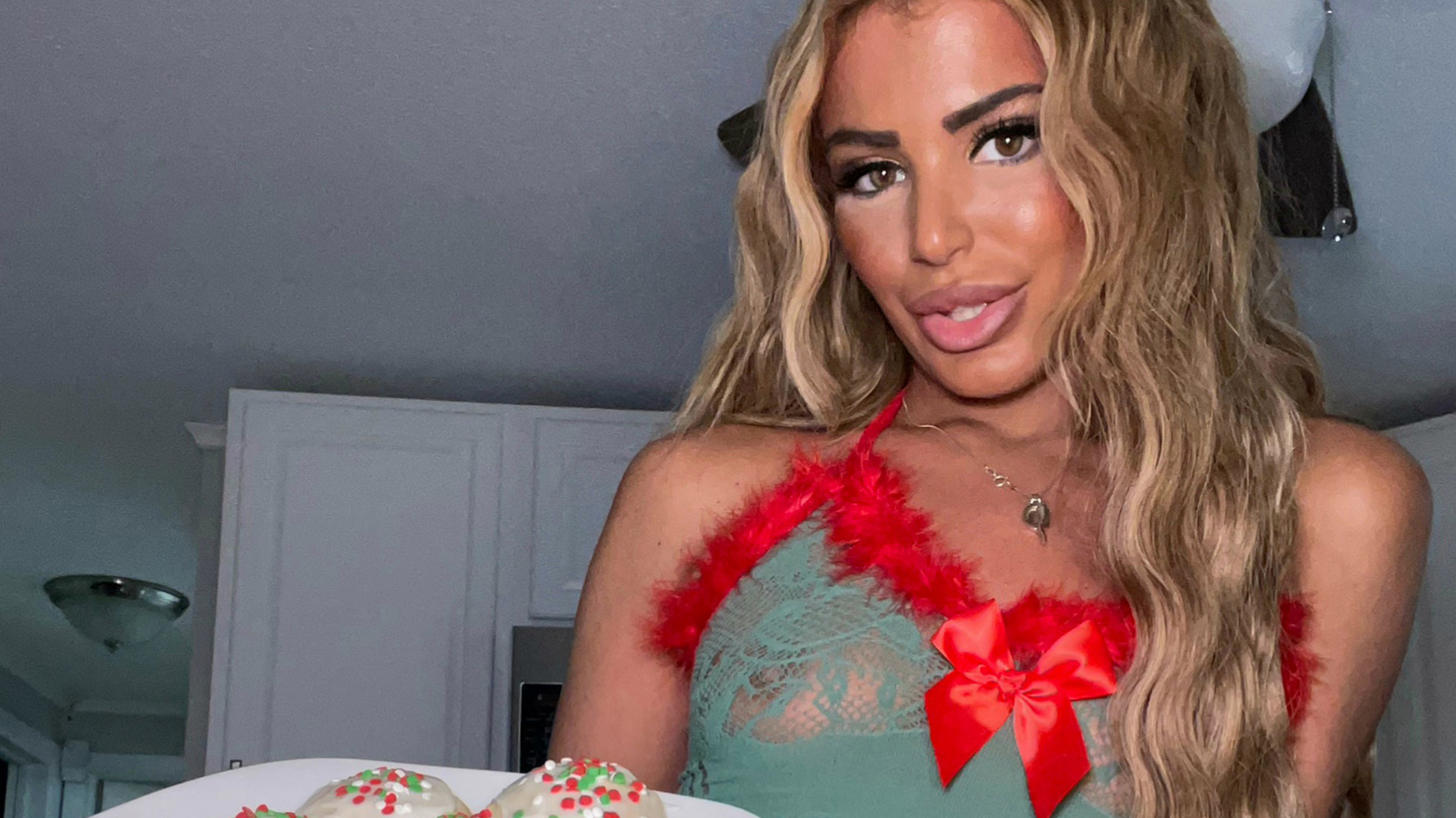 Jade Nicole Honors Grandma With Her Italian Ricotta Cookies