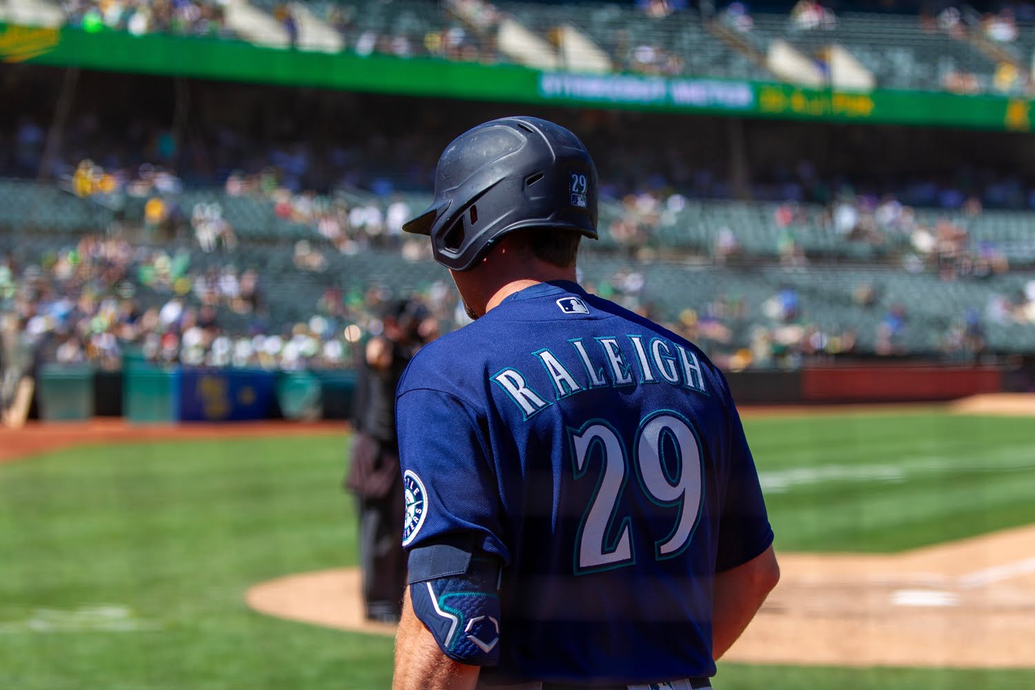 Cal Raleigh Didn’t Shake Randy Arozarena’s Hand – So What?